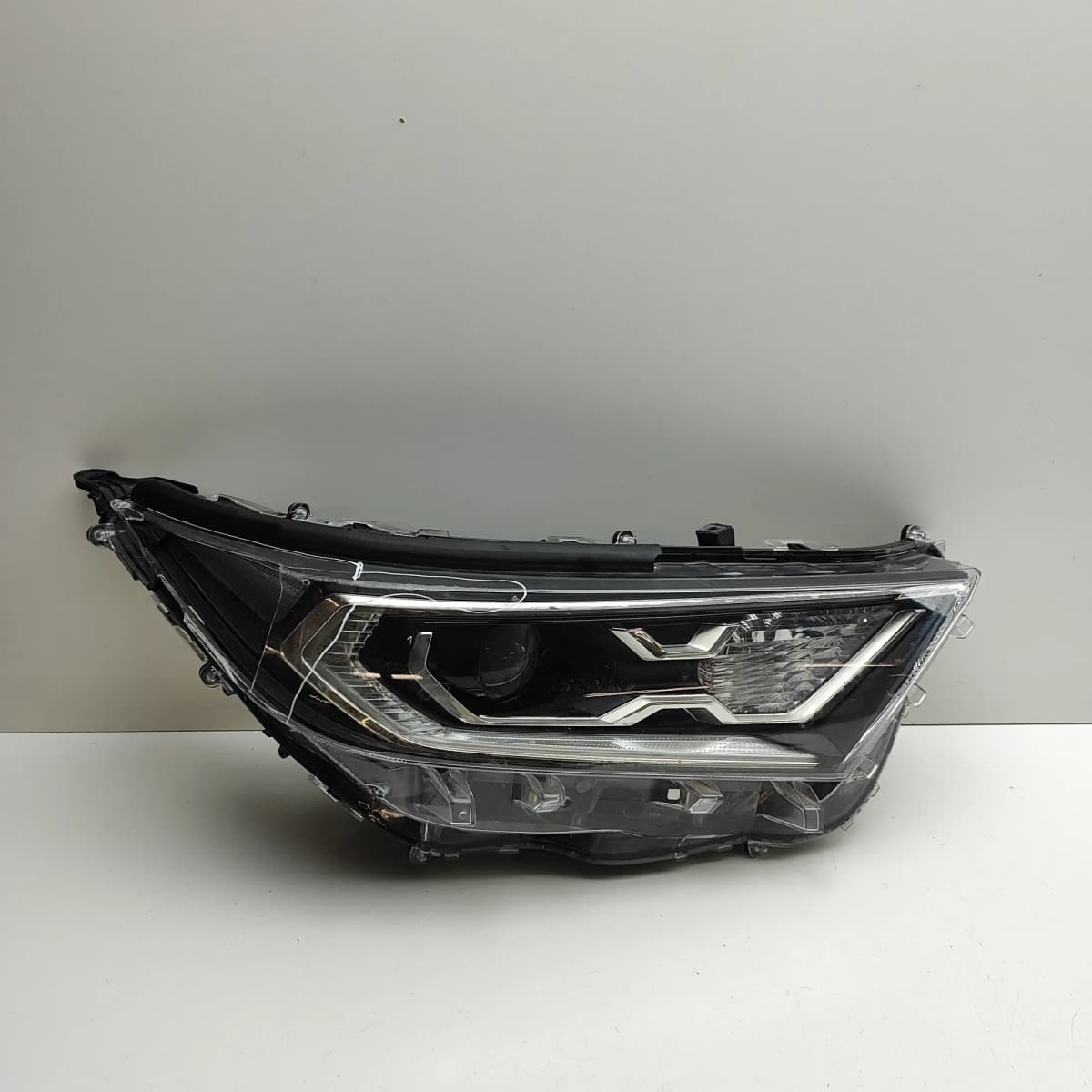 TOYOTA RAV 4 MK5 XA50 Front Right Headlight 8110A-42830 33088327
