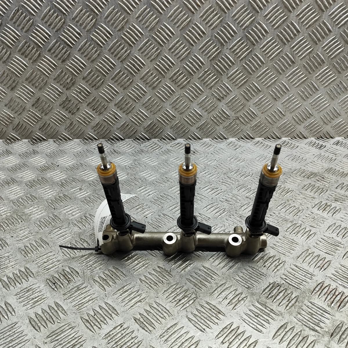 MERCEDES-BENZ GLE W167 Fuel Rail A2560704700 2019 33118311