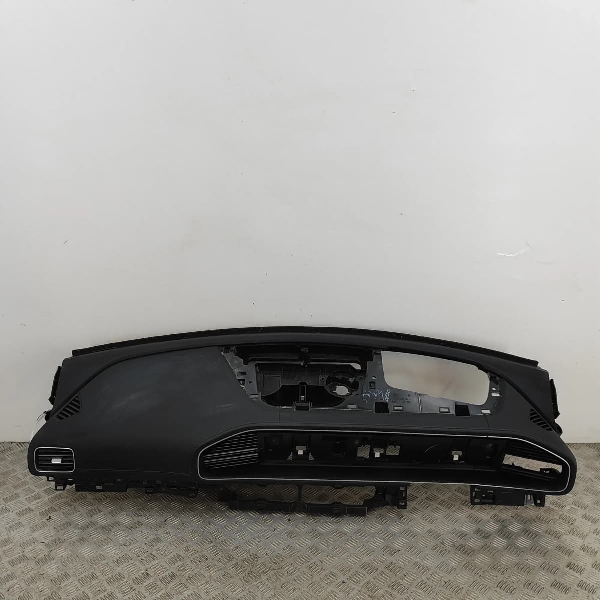 MERCEDES-BENZ GLE W167 Dashboard A1676800101 RHD 2015 33138202