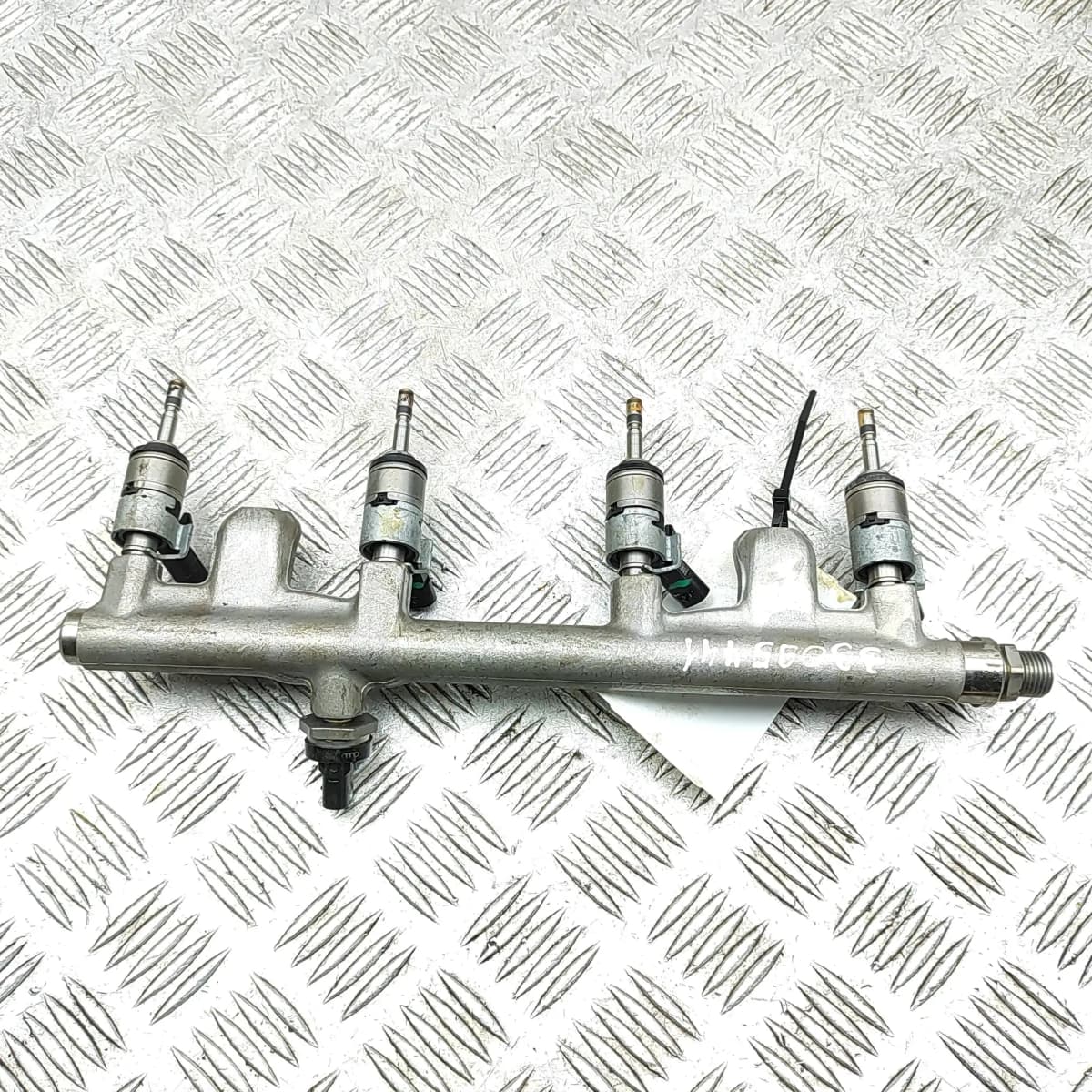 CUPRA LEON Sportstourer KL8, KU8, KUD Fuel Rail 06N133317A 2.0 Petrol 33358490