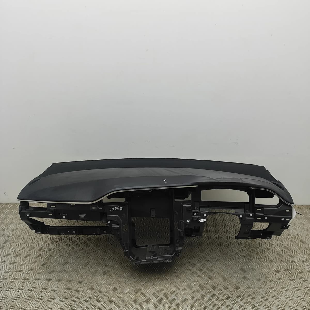 TESLA MODEL X Dashboard 1023264-00-F RHD Electricity 385kW 2017 33376357