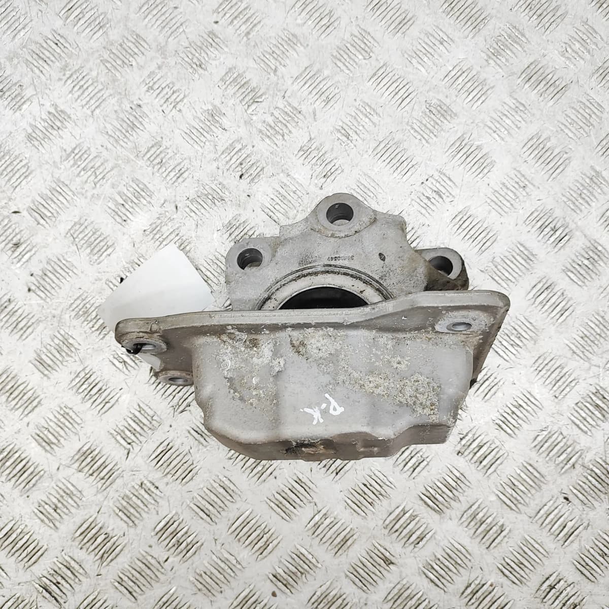 VOLVO V60 MK2 225, 227 Left Side Engine Mount 31480549 33377805