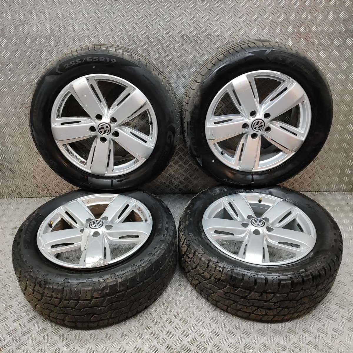 Volkswagen AMAROK 2H MK1 Alloy Wheel Set 2H0601025Q 2.0 Diesel 132kW 2013