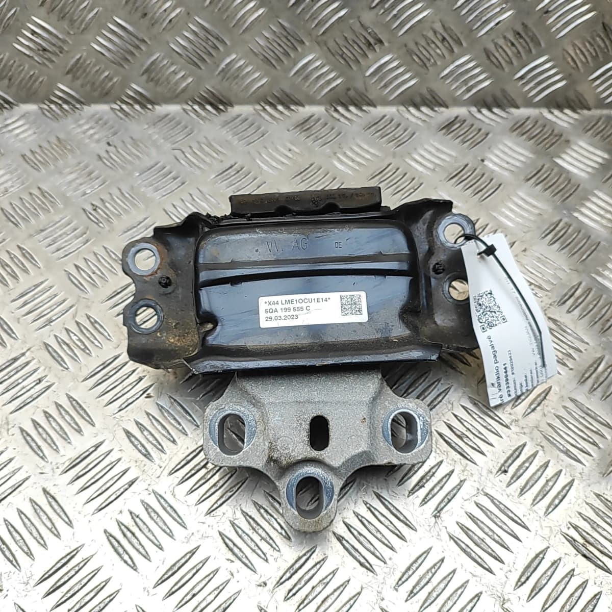 VW TIGUAN AD1 Left Side Engine Mount 5QA199555C 2.0 Diesel 110kw 2023 33390441