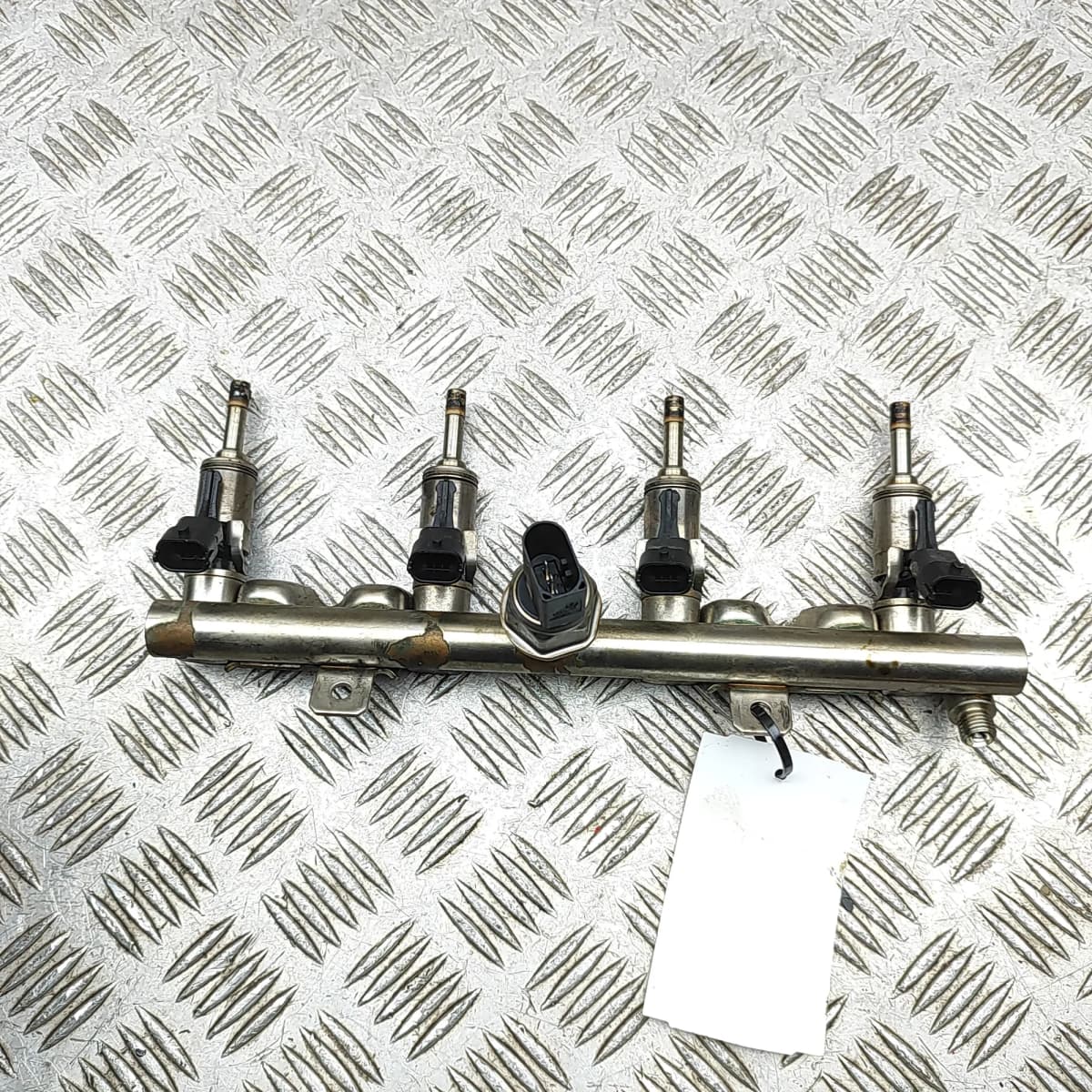 BMW 3 F30, F80 Fuel Rail 7592426 1.6 Petrol 100kw 2013 33514891