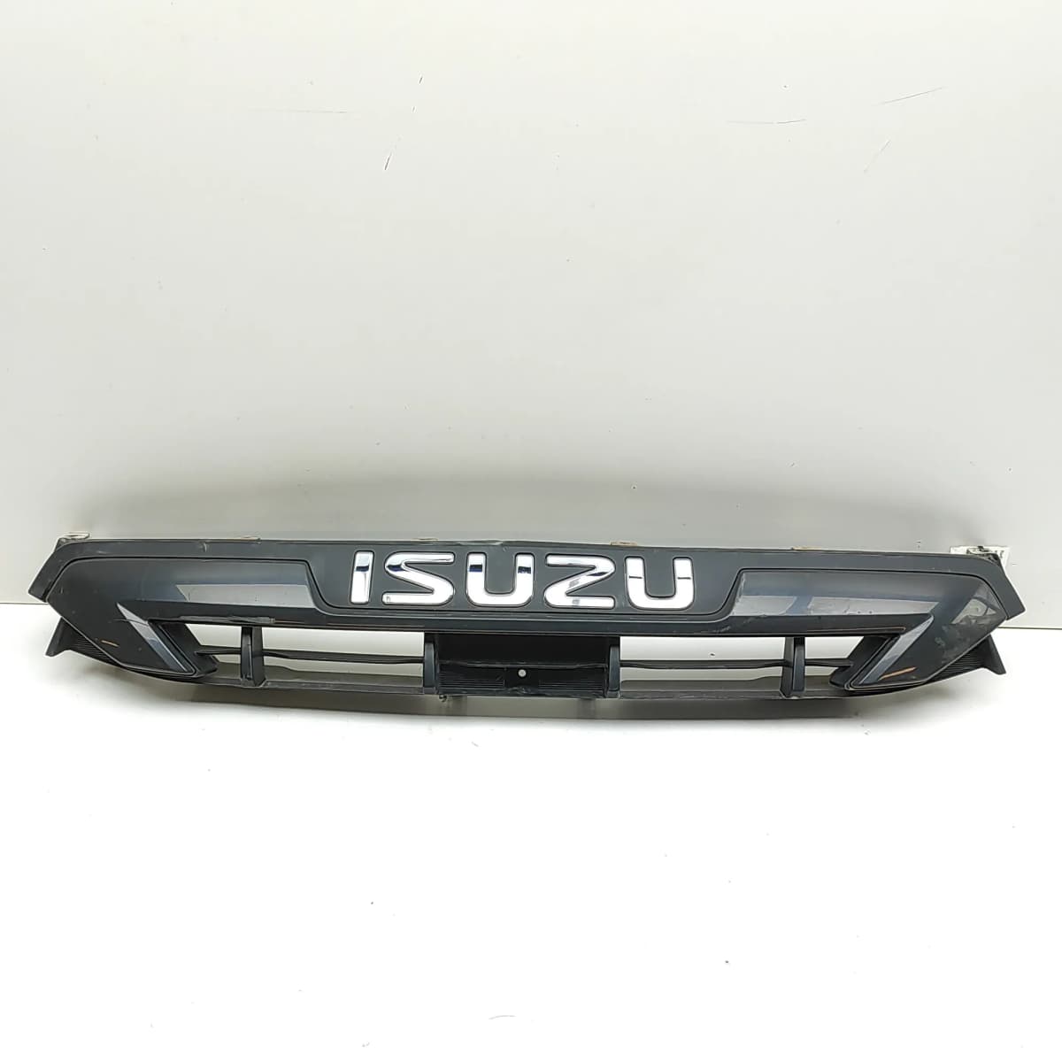 ISUZU D-MAX MK2 TFR, TFS Radiator Grille 8983410064 1.9 Diesel 120kw 33572592