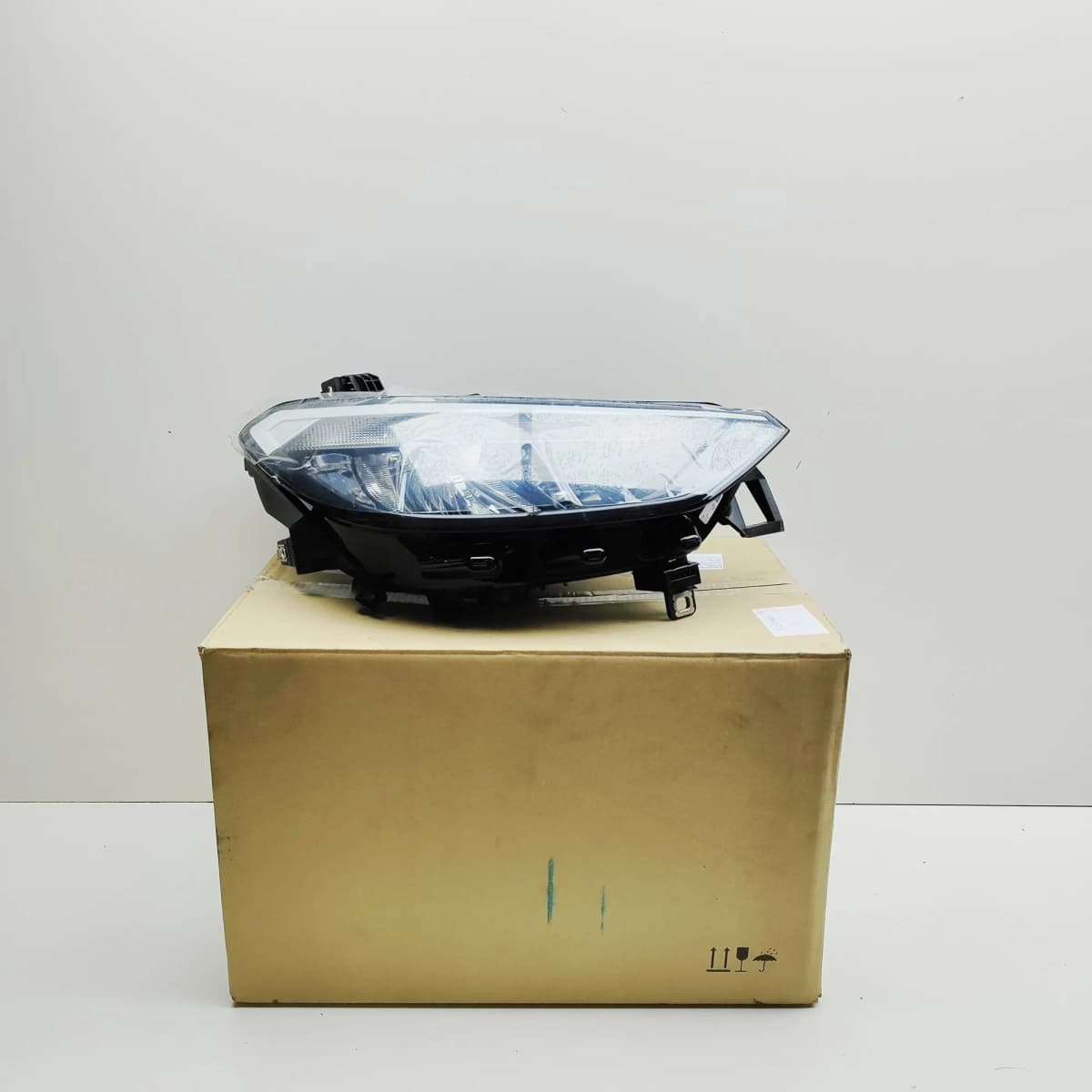 VW ID.3 E11 Front Right Headlight LHD 10B941030A Electricity 107kw 2019 33573140