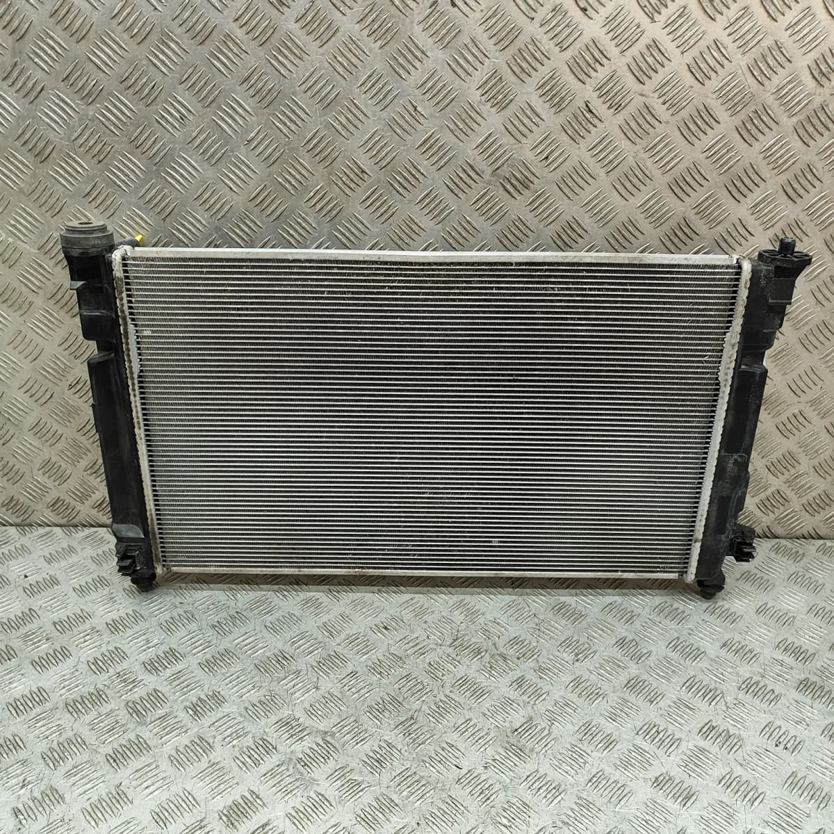 TOYOTA YARIS CROSS MXP Cooling Radiator MF422136-7672 33596575