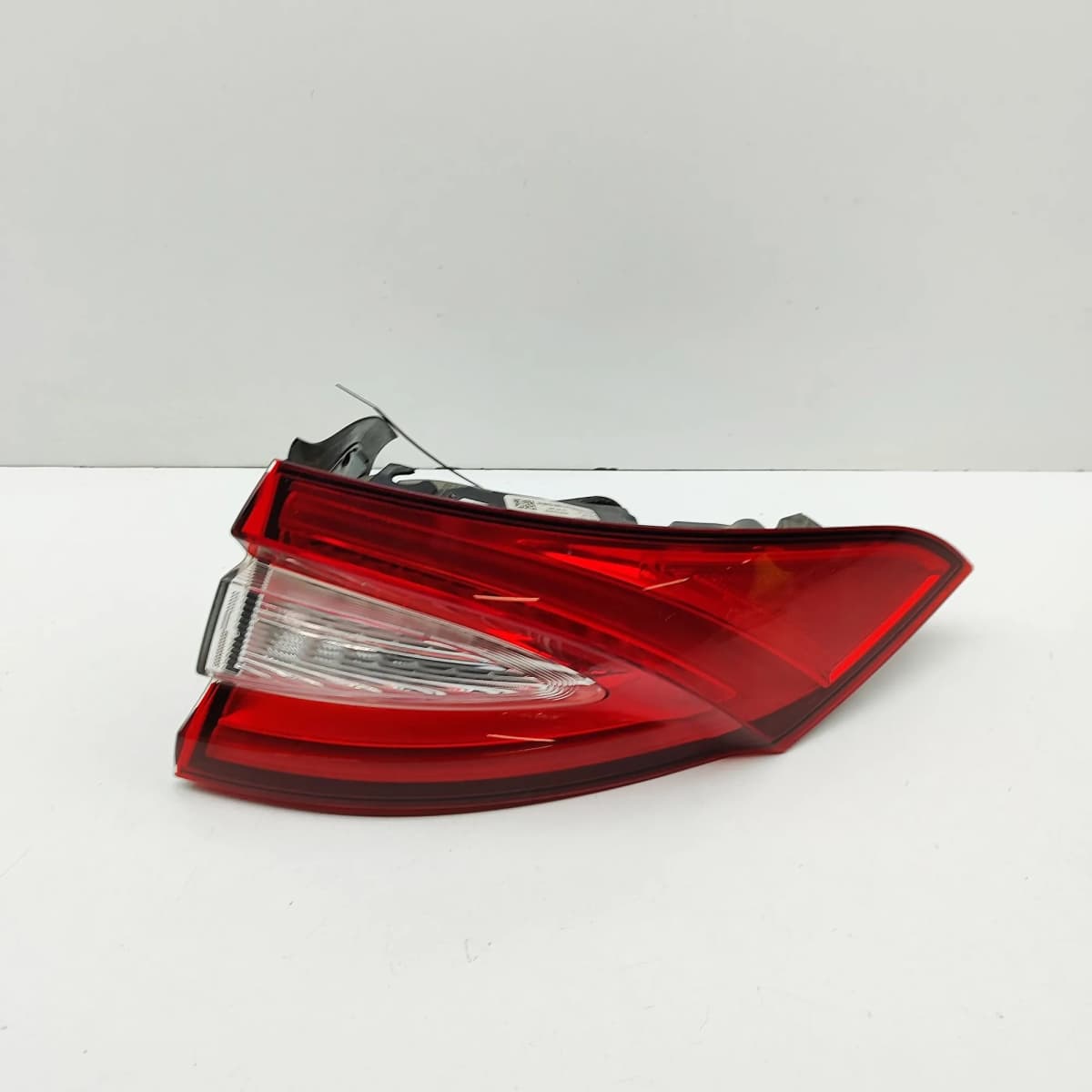 MASERATI LEVANTE SUV M161 Rear Right Tail Light RHD 670106830 3.0d 33612927