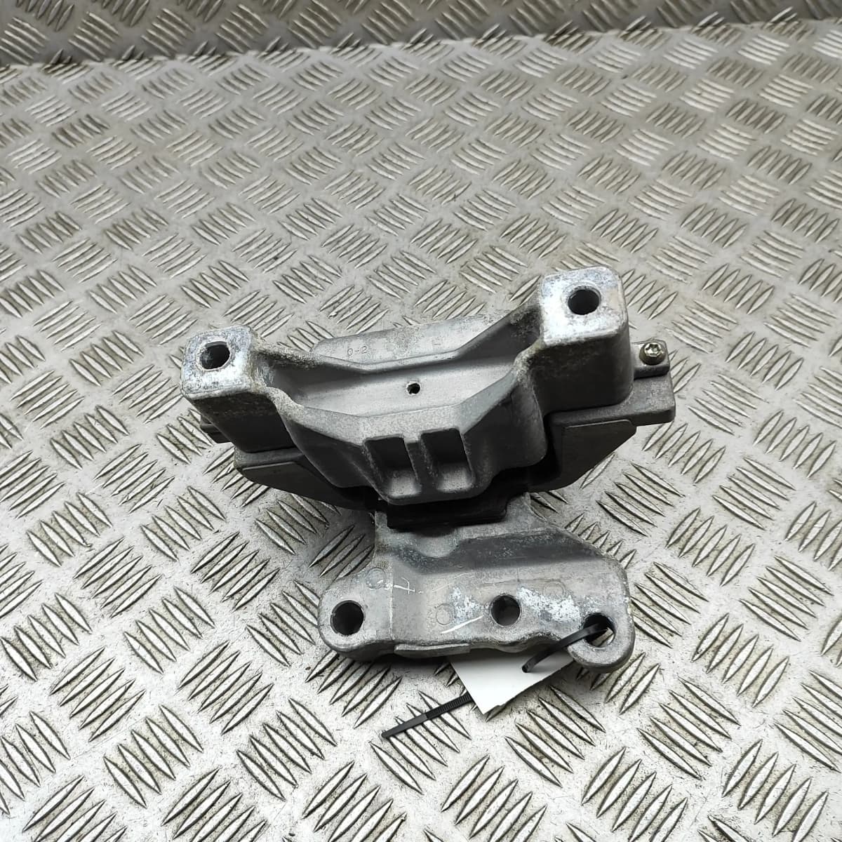 MITSUBISHI OUTLANDER MK3 GF Left Side Engine Mount 2910A137 2.4 Hybrid 153kW
