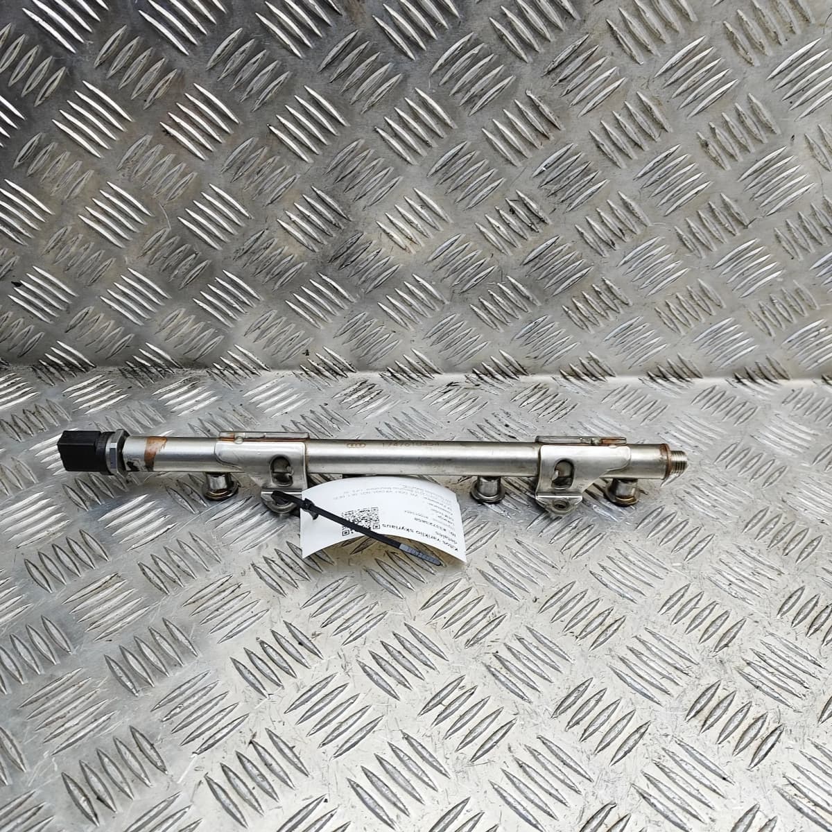 VOLKSWAGEN GOLF MK7 Fuel Rail 04E133320D 1.4 Petrol 92kW 2018 33723858