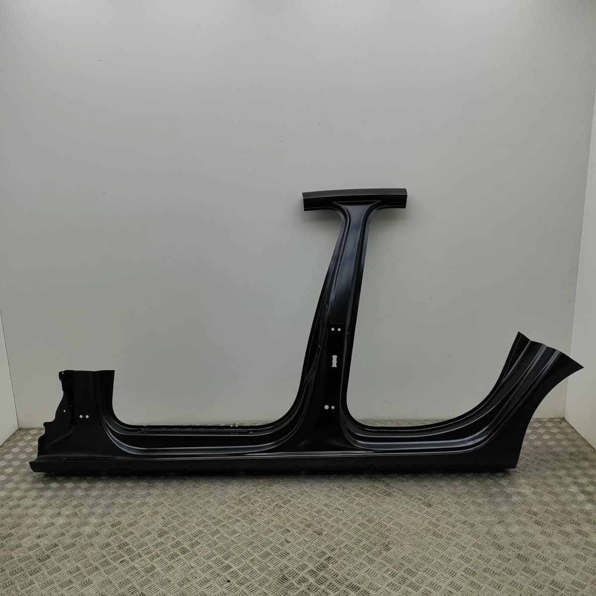 AUDI A4 8W2, B9 Left Side Sideskirt 8W5809847 2015 33731858
