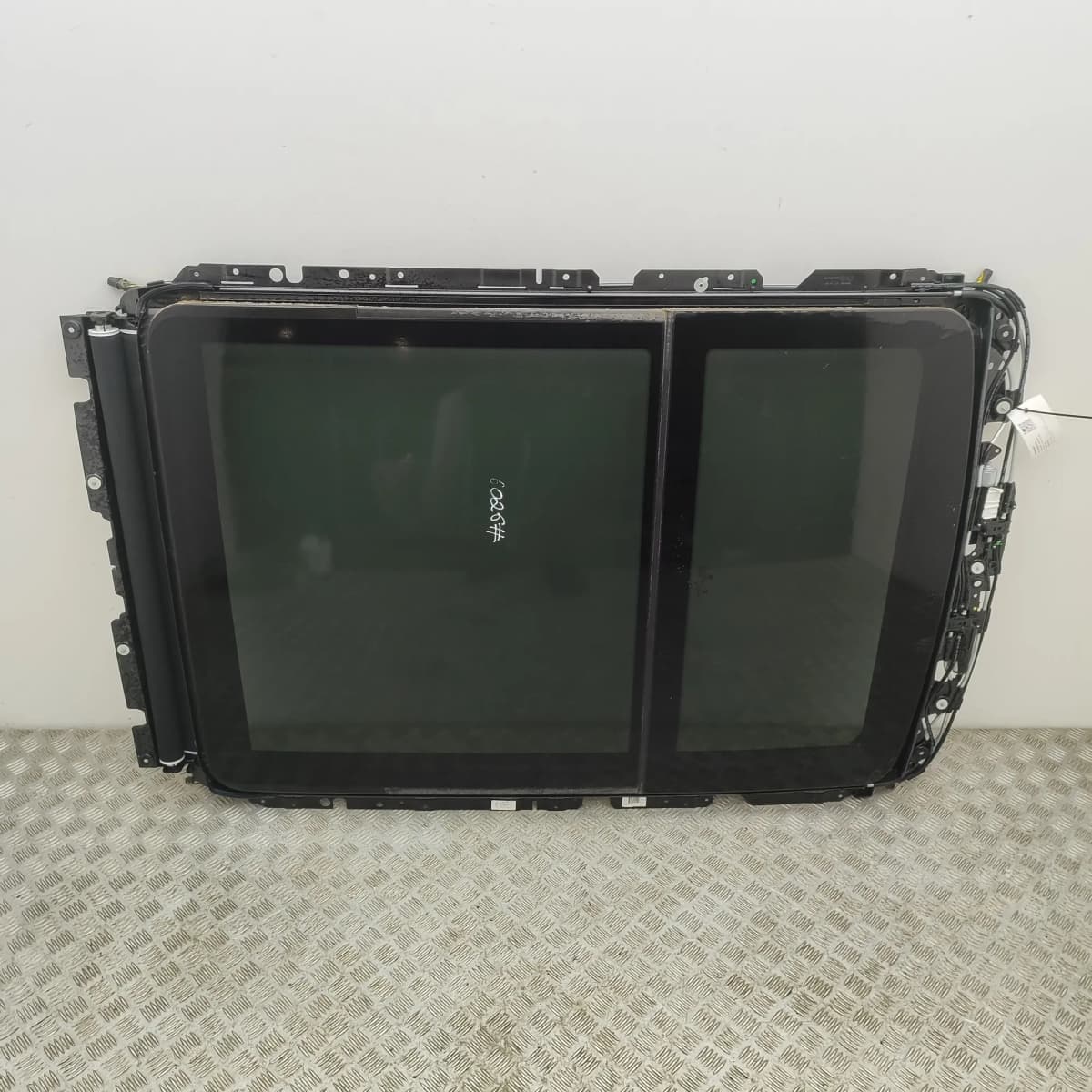 BMW X5 G05 Sunroof 9852147 3.0 Diesel / electricity 210kw 2024 33813748