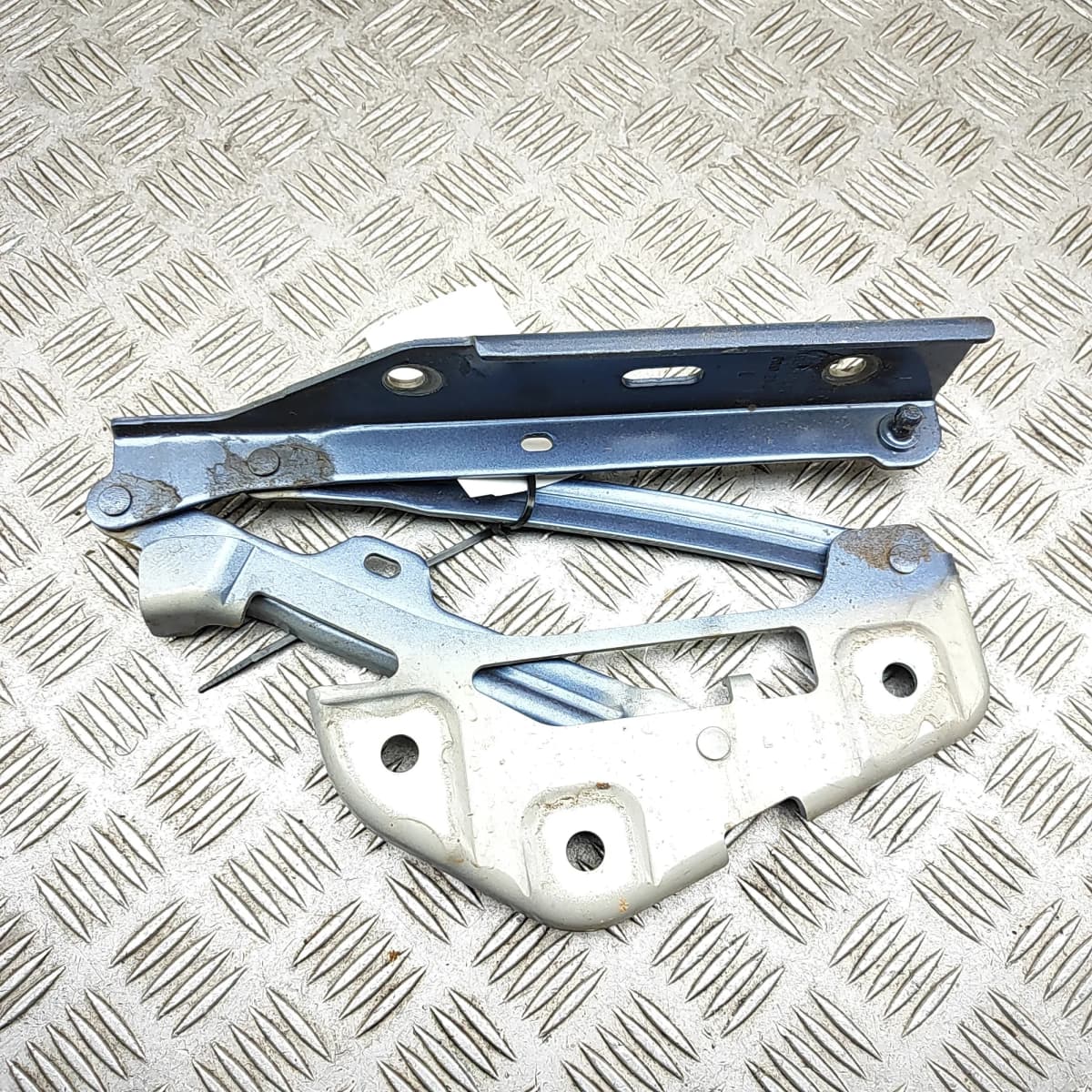 BYD SEAL EK Front Left Bonnet Hinge EKEA-8402610A Electricity 230kw 2025