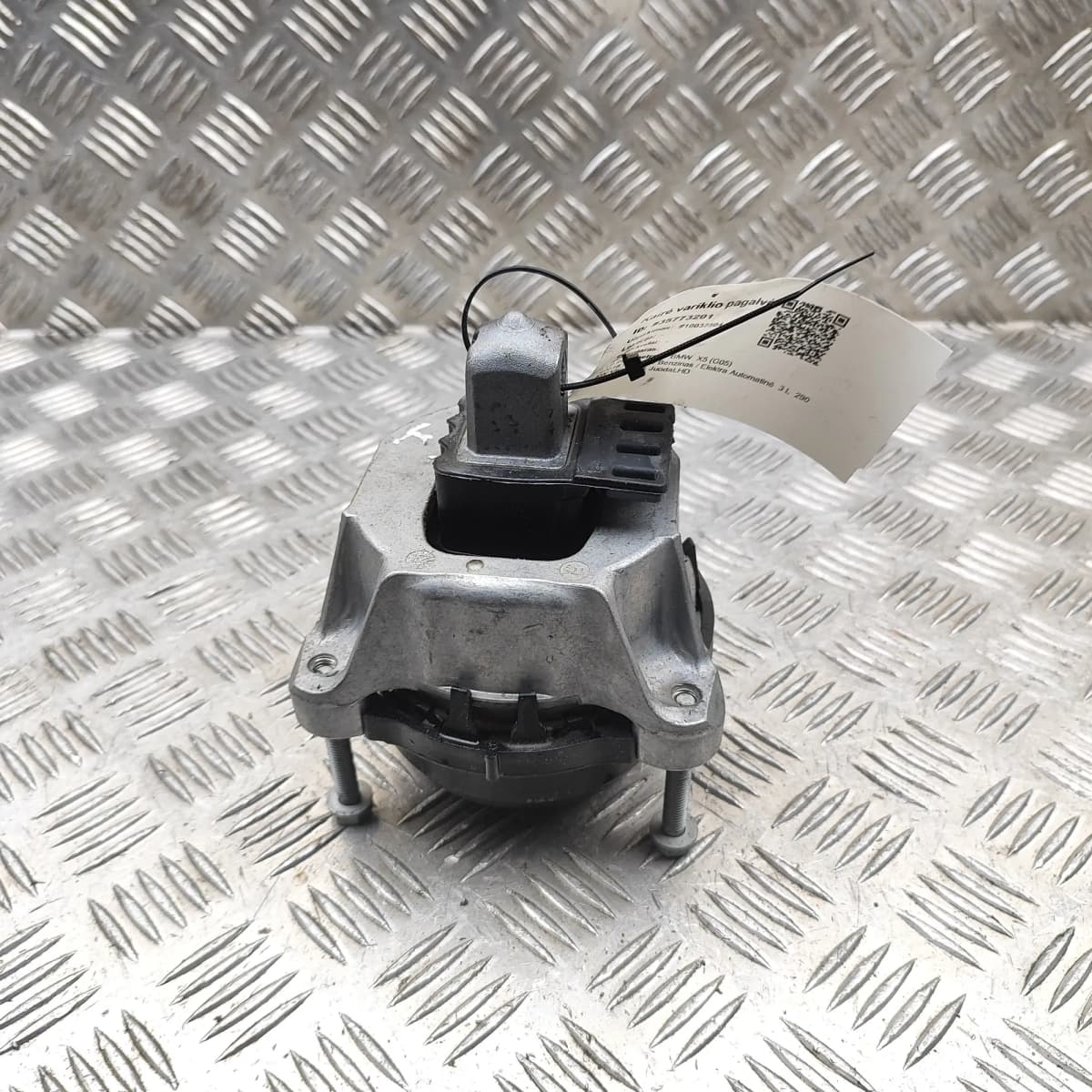 BMW X5 G05 Left Side Engine Mount 2987951 3.0 Hybrid 2023 35773201