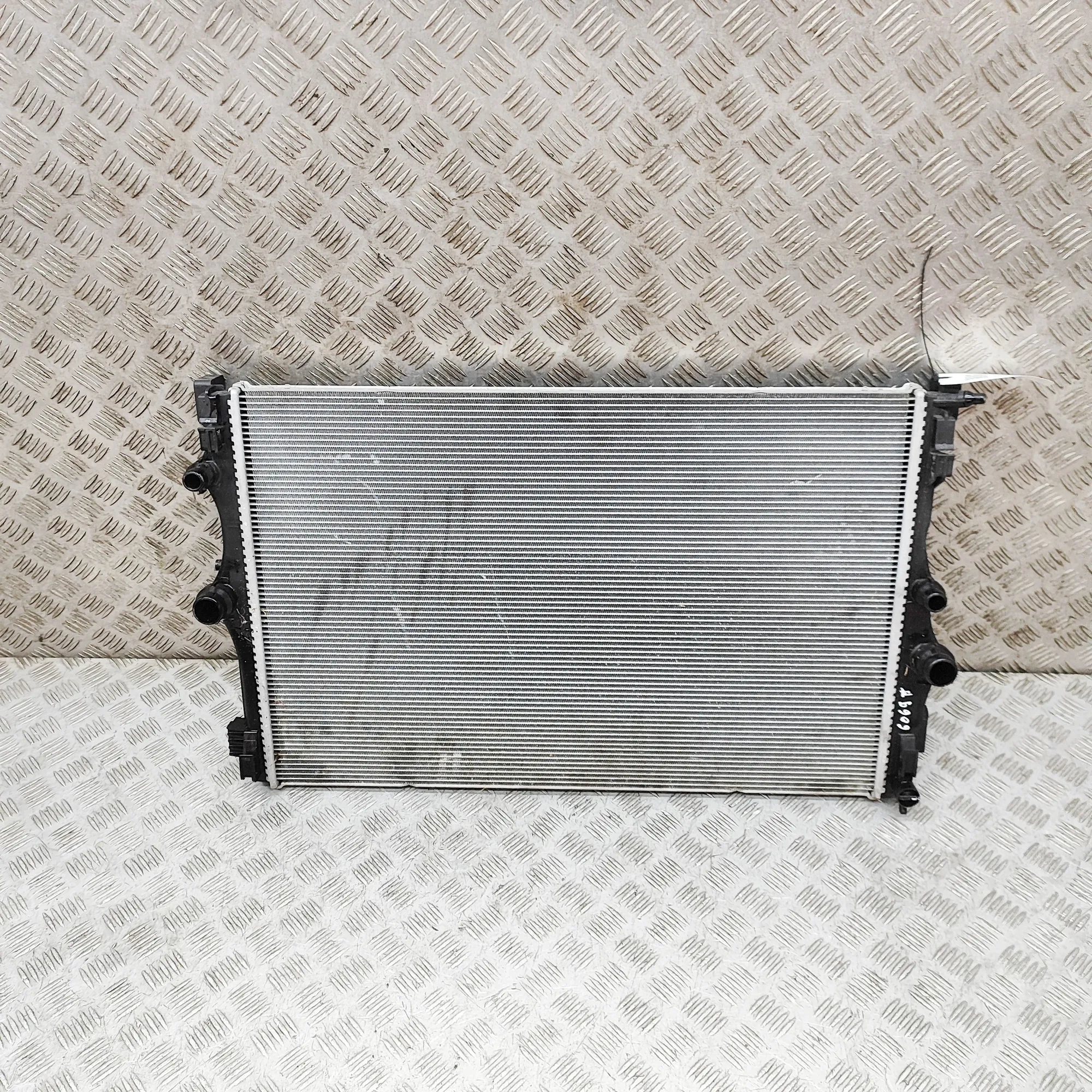 MERCEDES-BENZ GLA H247 Cooling Radiator A2475000203 2.0 Diesel 140kw 34504021