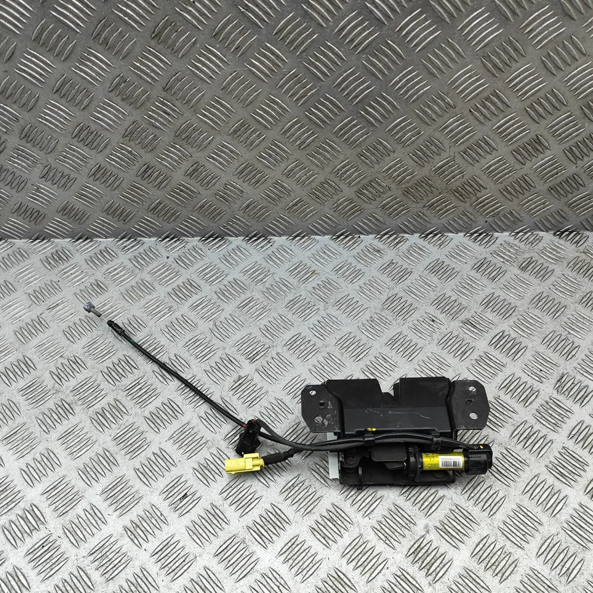 HYUNDAI TUCSON TL Bonnet Lock U7200-6E04 1.7 Diesel 85kw 2016 36257701