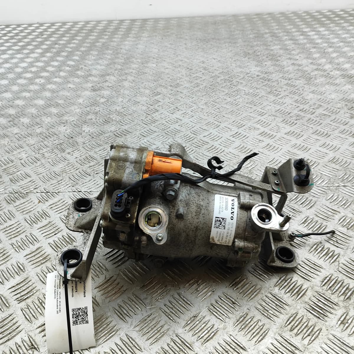 VOLVO XC40 Air Condition A/C Pump 32369660 Electricity 300kw 2024 36055271