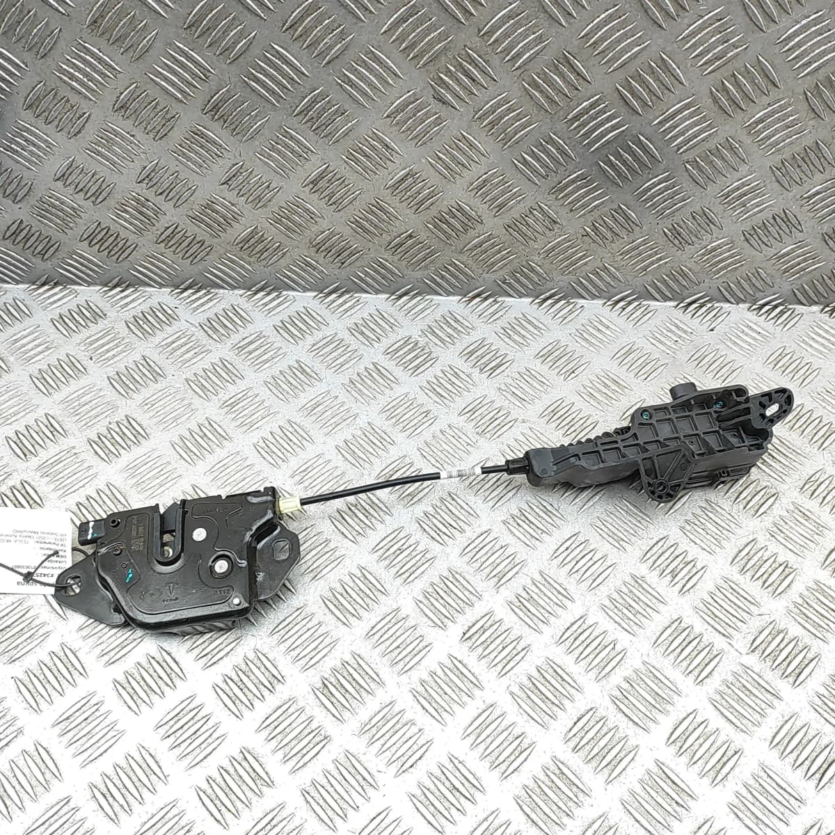 TESLA MODEL 3 Bonnet Lock 1643071-00-A Electricity 258kW 2021 34257047