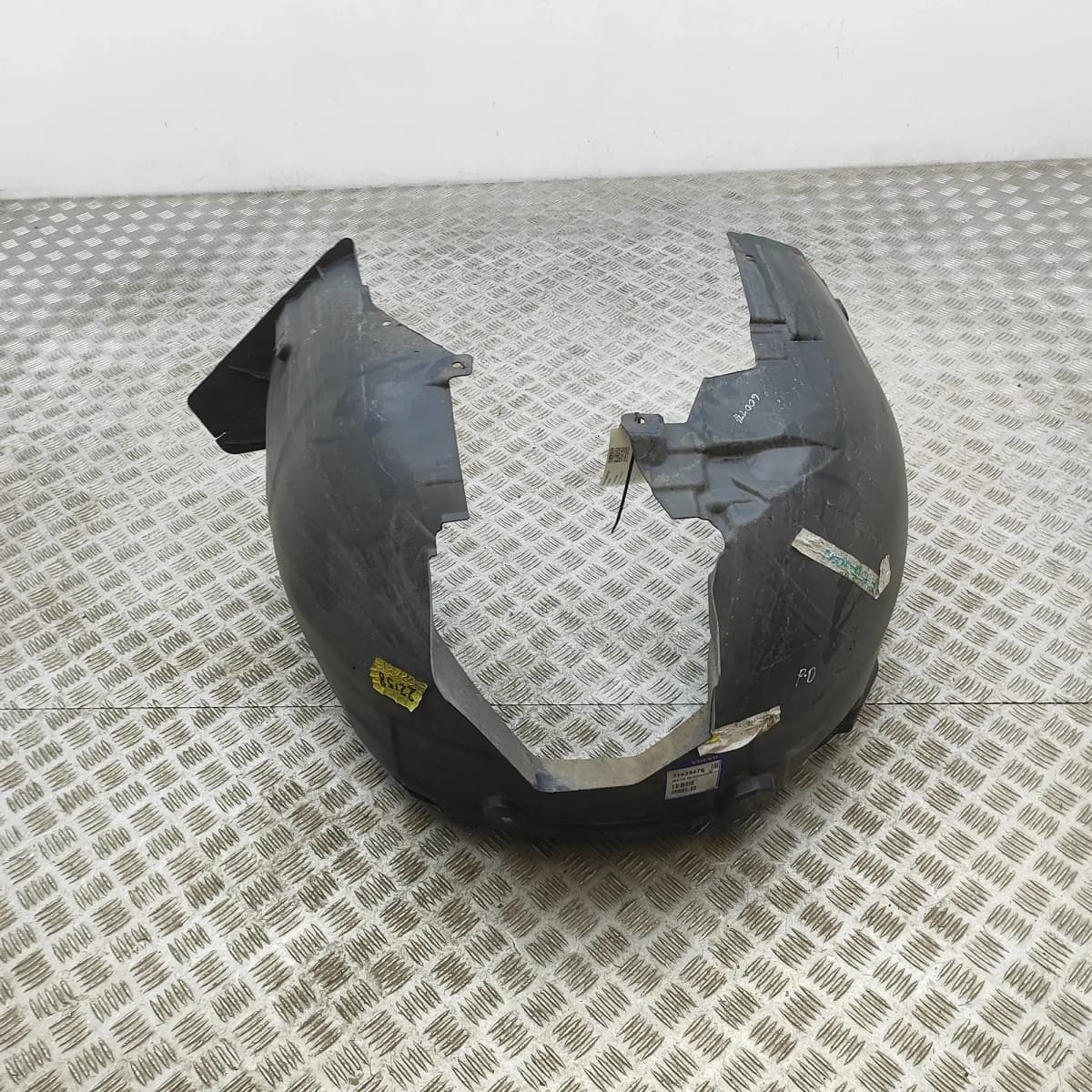 VOLVO V60 MK2 Front Right Arch Liner 31425476 2.0 Hybrid 220kW 2022 34017929
