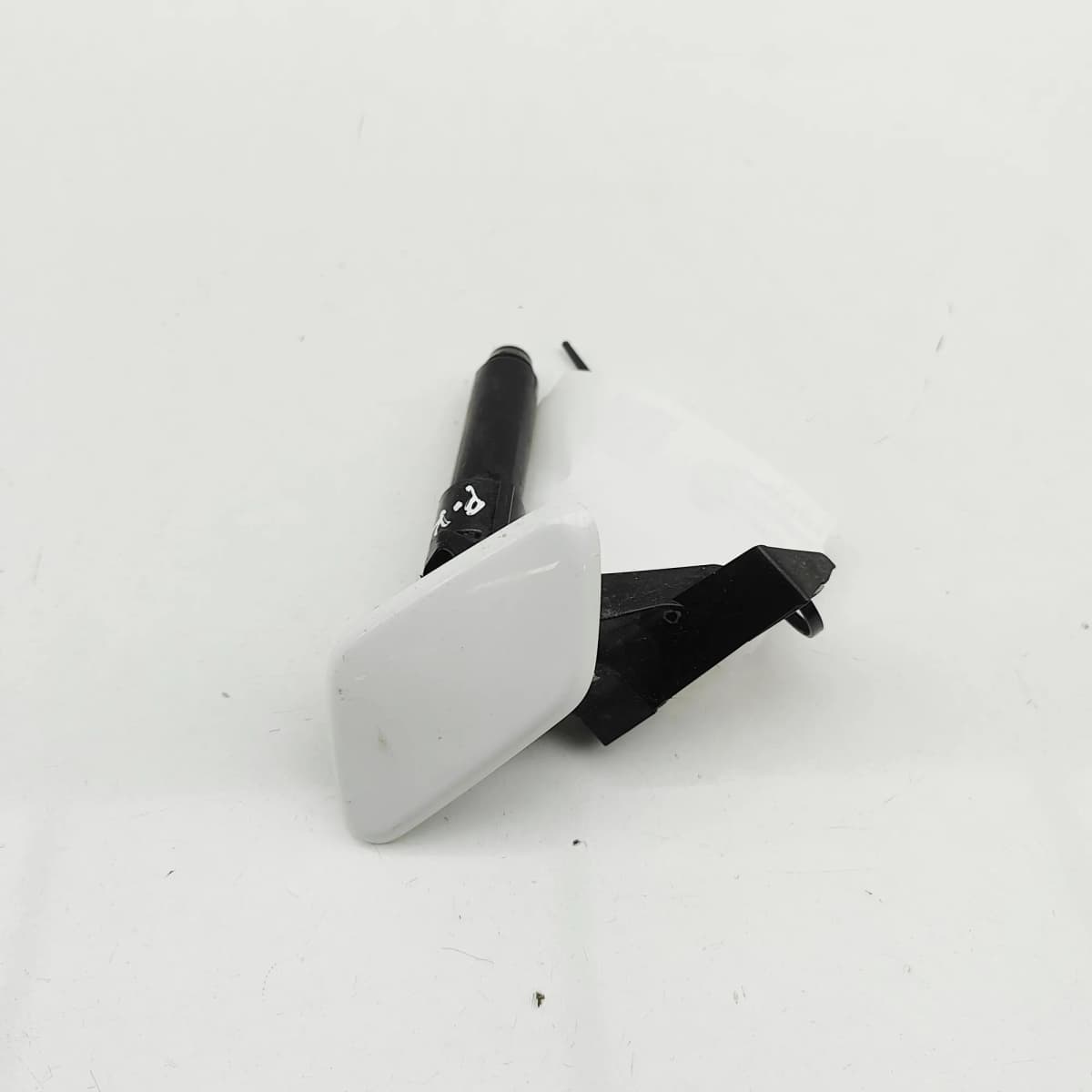 MITSUBISHI OUTLANDER MK3 GF Left Headlight Washer Pump 8264A309 2016 34143904