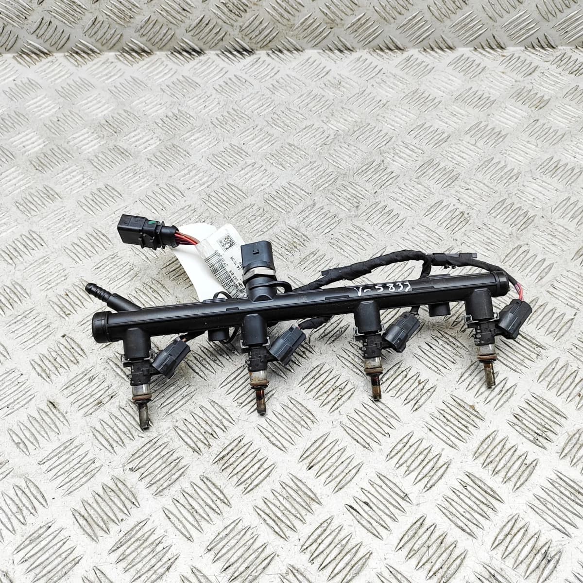 AUDI A5 Sportback F5 MK2 Fuel Rail 06L906031A 2.0 Hybrid 110kW 2019 34354947