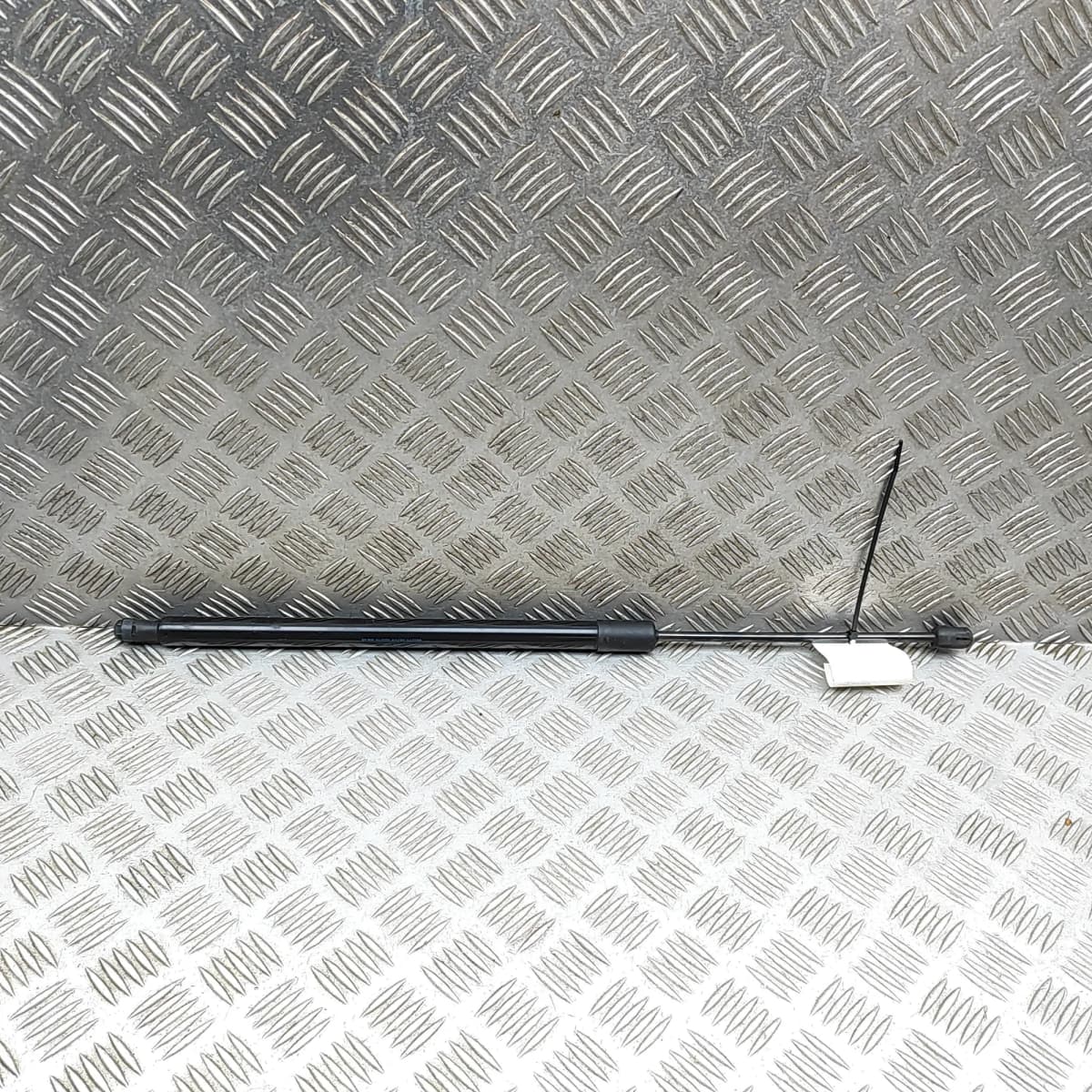 VW TIGUAN AD1 Right Side Tailgate Gas Strut 5NA827550B 2.0 Diesel 110kw 34847564