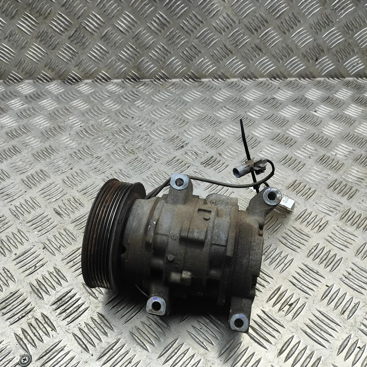 TOYOTA HILUX MK7 Air Condition A/C Pump 447260-8020 35543287