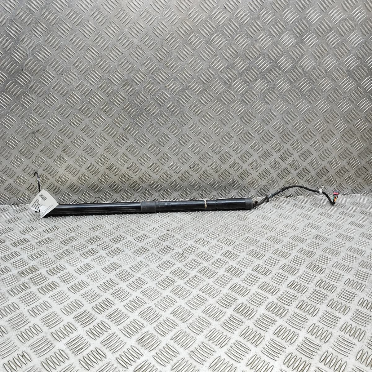 PORSCHE CAYENNE 92A Right Side Tailgate Gas Strut 7P5827851J 4.2 Diesel 281kW