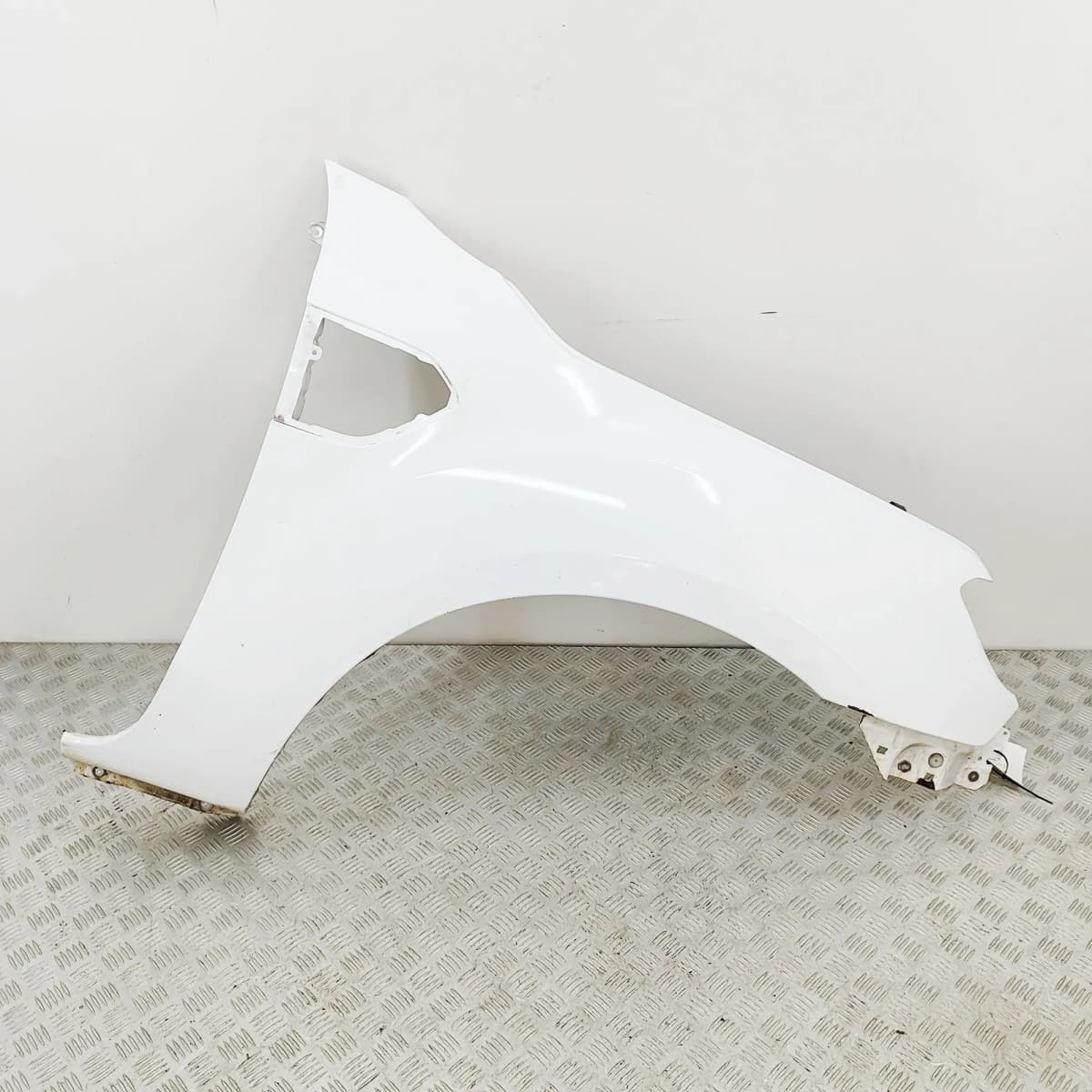 FORD RANGER TKE Front Right Fender EB3B-4116015-BA 3.2 Diesel 147kw 36615973