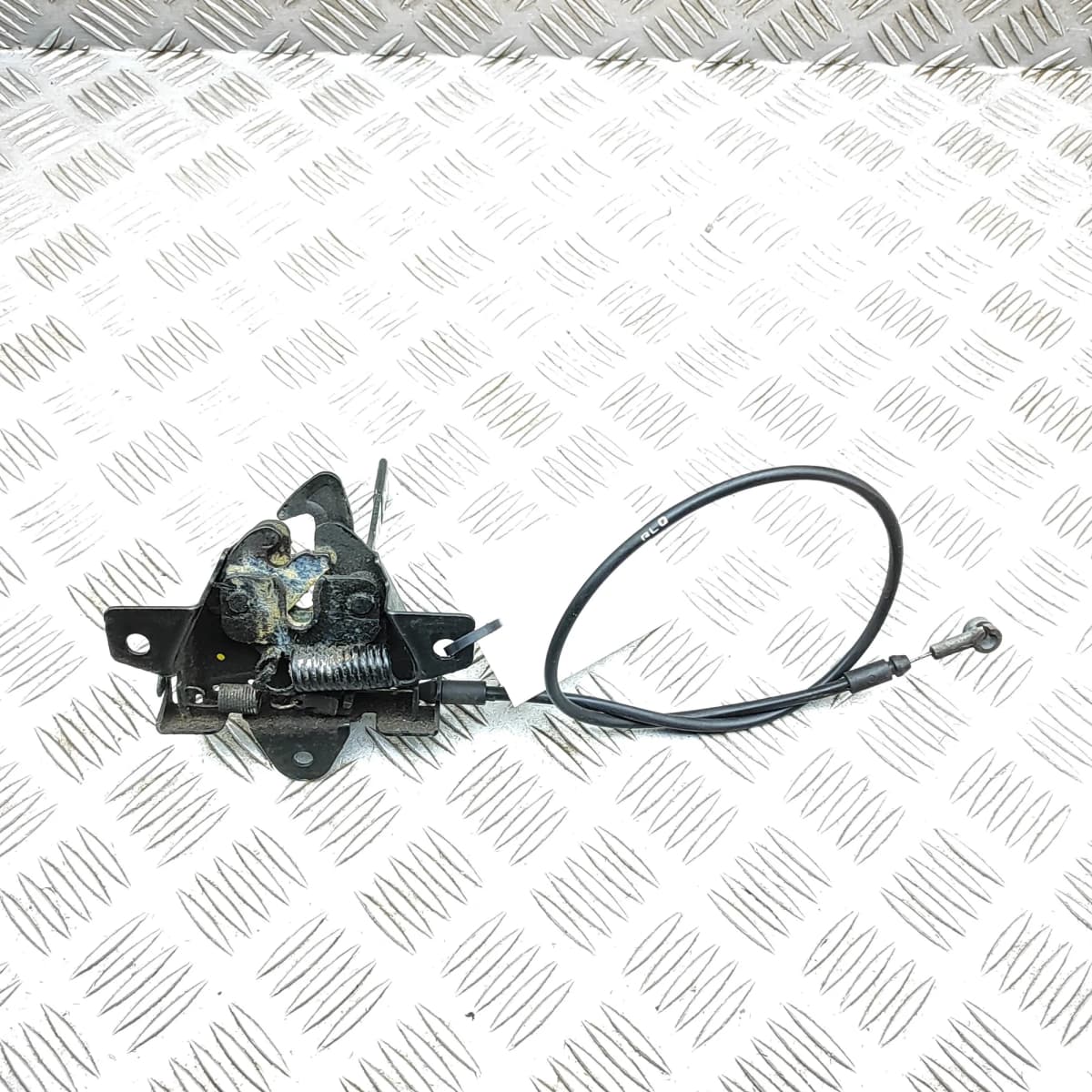 HYUNDAI SANTA FÉ MK2 CM Bonnet Lock 81130-2B300 2.2 Diesel 145kw 2012 36213758