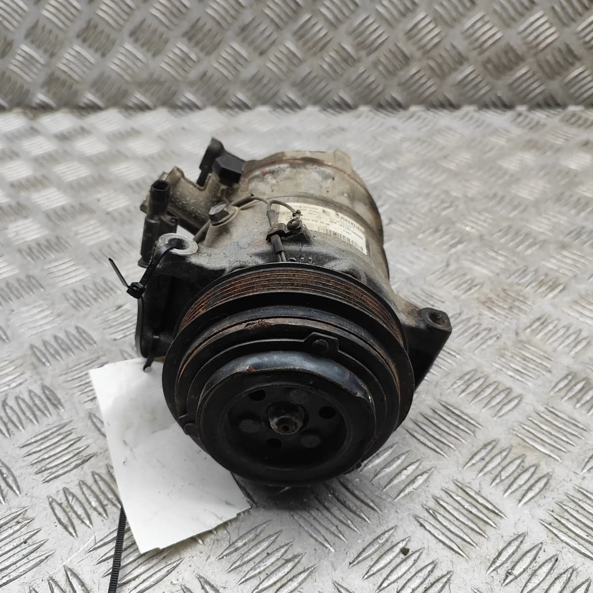 MERCEDES-BENZ SPRINTER 907 Air Con A/C Pump Bracket A0008304500 35359100 2023