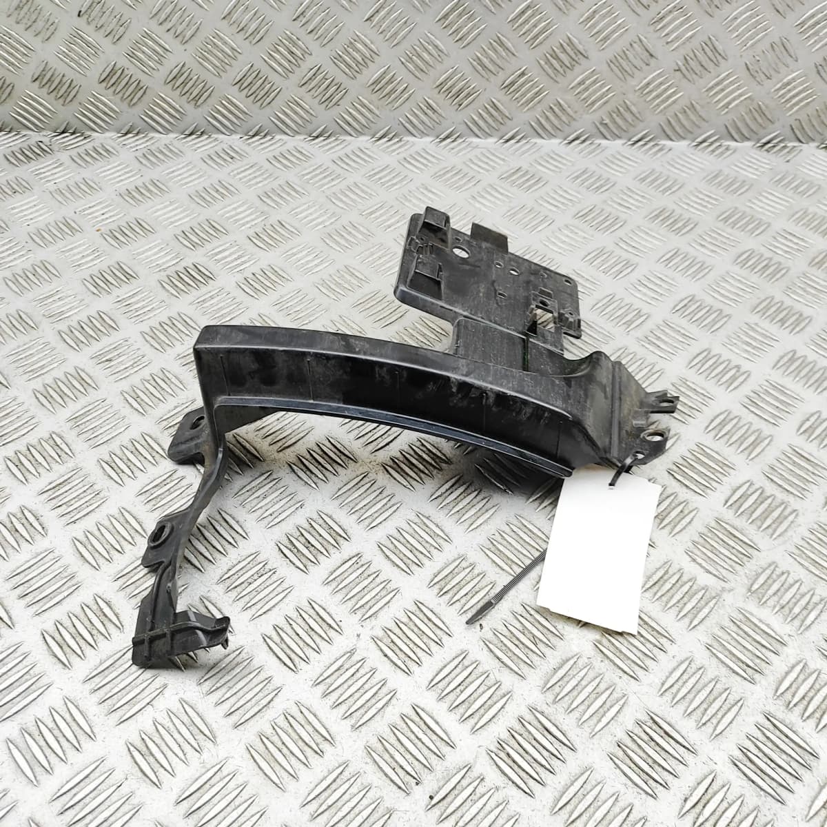 LAND ROVER RANGE ROVER EVOQUE L538 Rear Left Bumper Bracket EJ32-17A151-AB 2016
