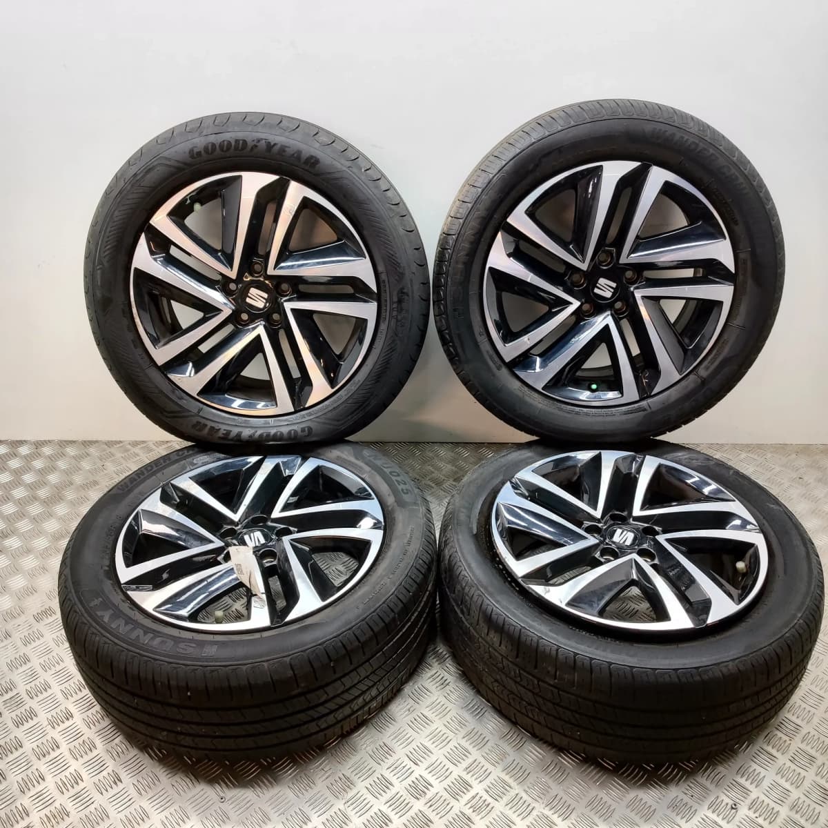SEAT TARRACO KN2 Alloy Wheel Set R18 5FJ601025C 1.5 Petrol 110kw 2021 36202529
