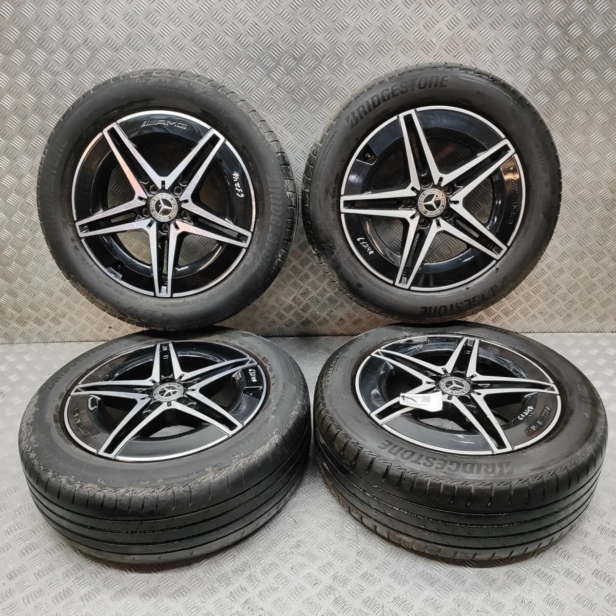 MERCEDES-BENZ EQAH243 Alloy Wheel Set A2434011700 Electricity 140kw 2022