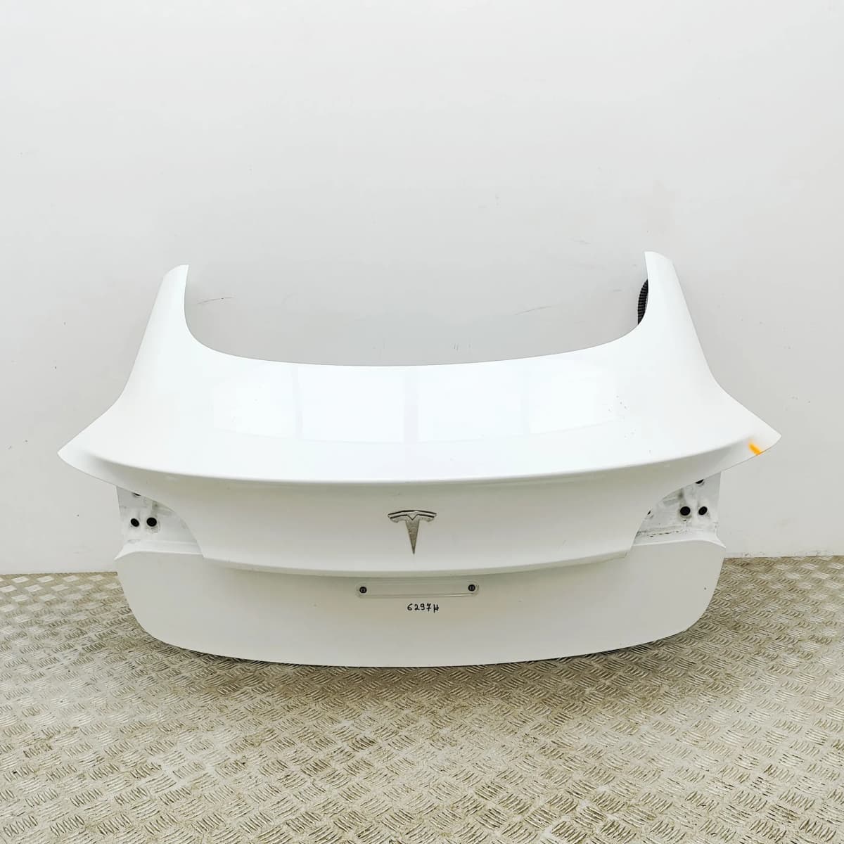 TESLA MODEL 3 Tailgate Bootlid 1081460-EC-D Electricity 192kw 2018 35656337