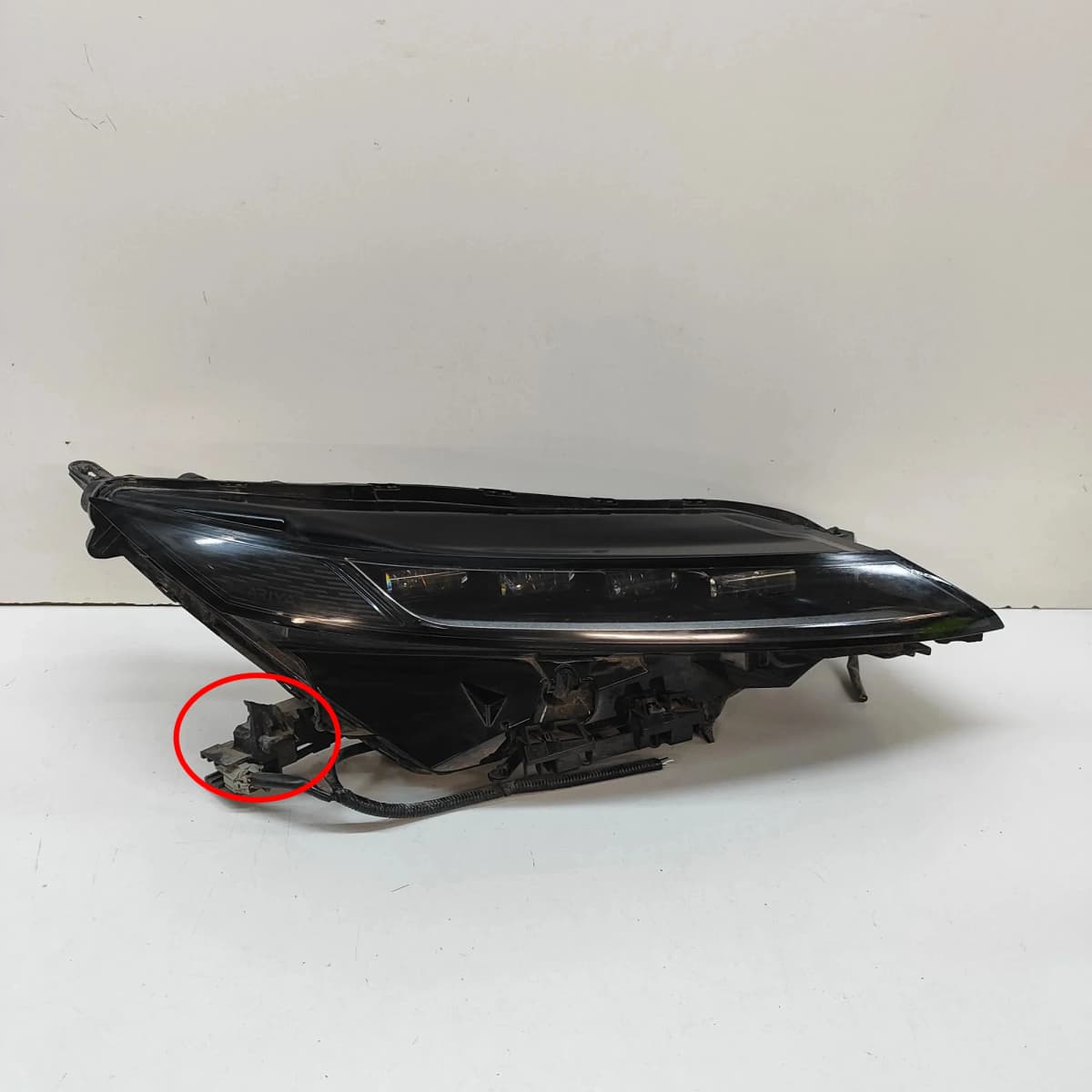 NISSAN ARIYA FE0 Front Right Headlight 26010-5MP5A RHD 2023 32069647