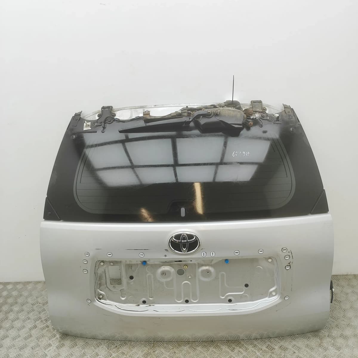 TOYOTA LAND CRUISER J15 Tailgate Bootlid 67005-60L30 2.8 Diesel 130kw 35649564