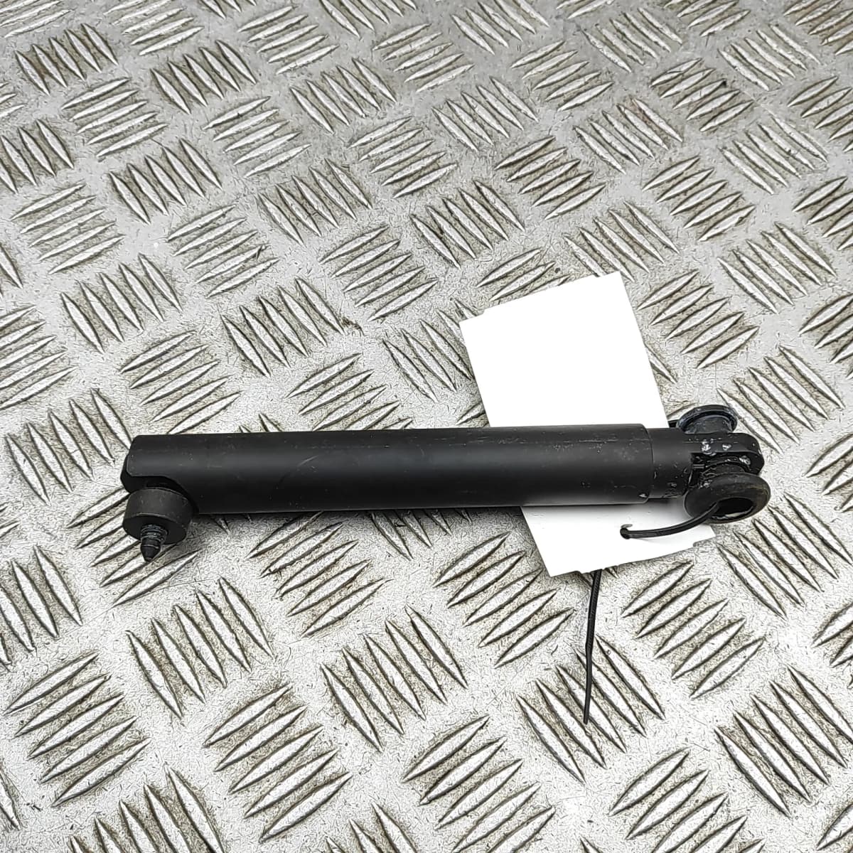 BMW X5 G05 Lower Right Side Tailgate Gas Strut 7473097 2024 34022228