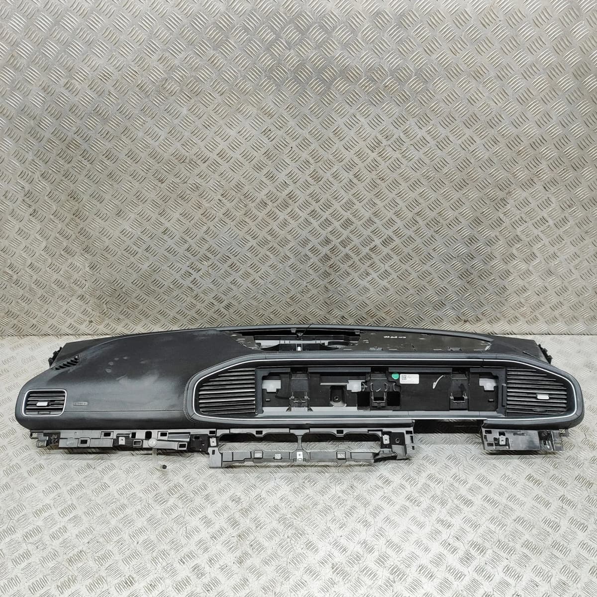 MERCEDES-BENZ GLE W167 Dashboard A1676800101 3.0 Petrol 269kw 2020 34356259