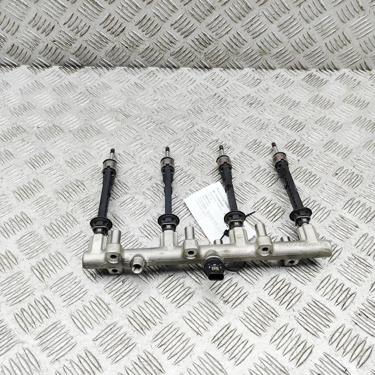 MERCEDES-BENZ CLA Coupe C118 Fuel Rail A2820702800 1.3 Petrol 120kW 2024
