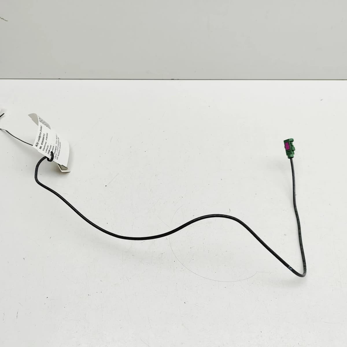 TESLA MODEL X Antenna 1052393-00-B 568kw 2019 35509713