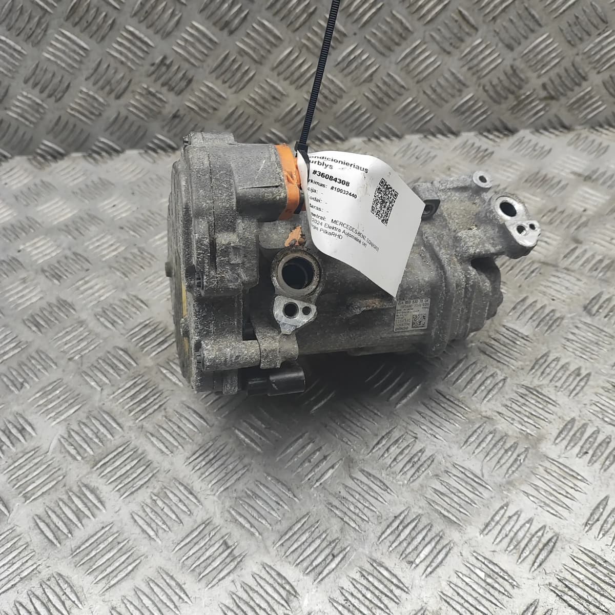 MERCEDES-BENZ EQAH243 Air Condition A/C Pump A0008307804 Electricity 140kW 2024