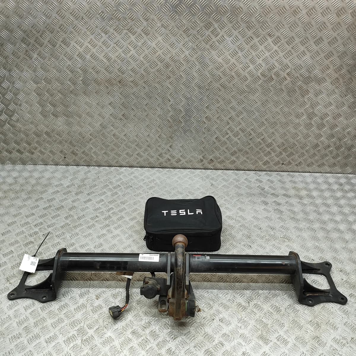 TESLA MODEL X Towbar Kit 1046032-01-C Electricity 568kw 2017 36052197