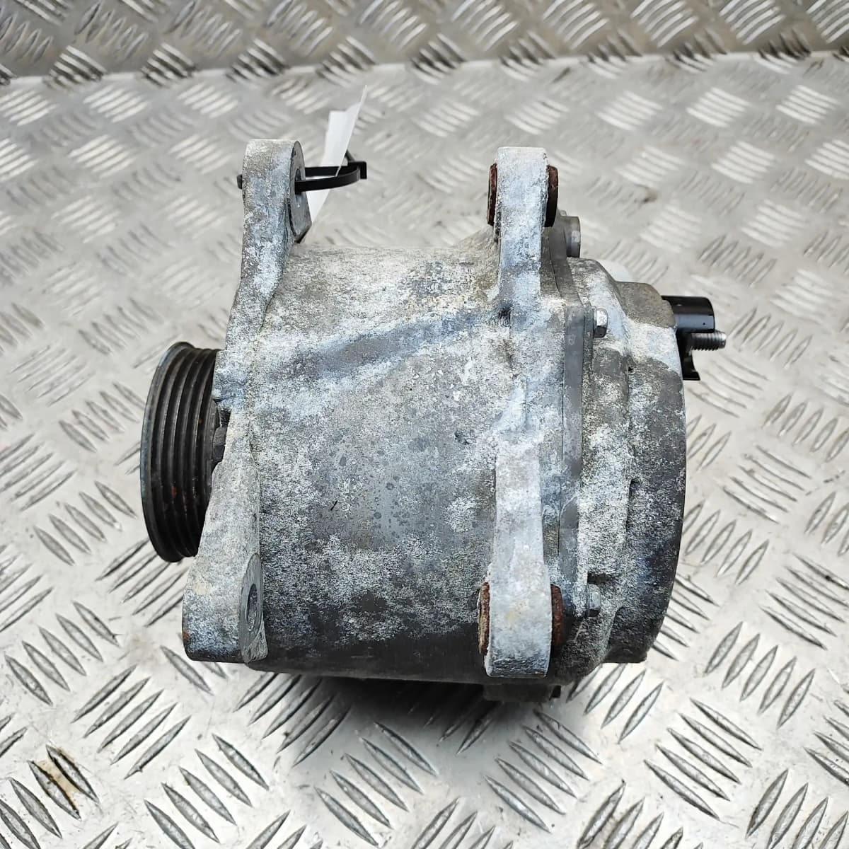 AUDI A5 8T3 Alternator Generator 079903021T 4.2 Petrol 331kw 2011 36471044
