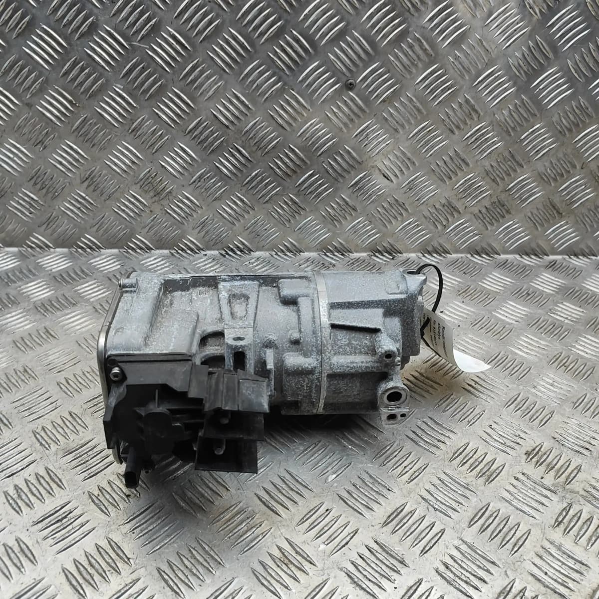 MERCEDES-BENZ E W213 Air Condition A/C Pump A0008308204 35145415