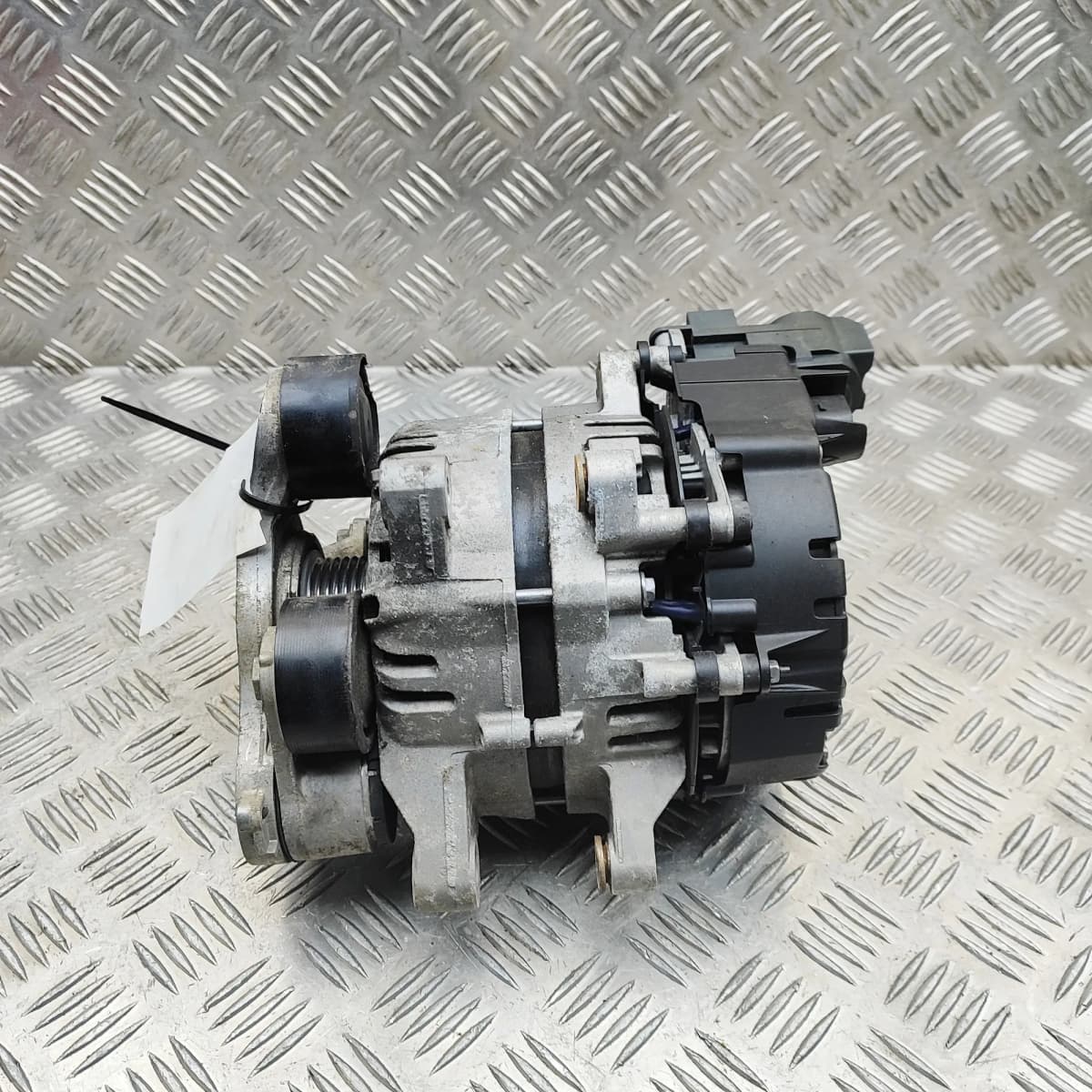 LAND ROVER DISCOVERY MK5 L462 Alternator Generator L8B2-11A240-BD 33944877