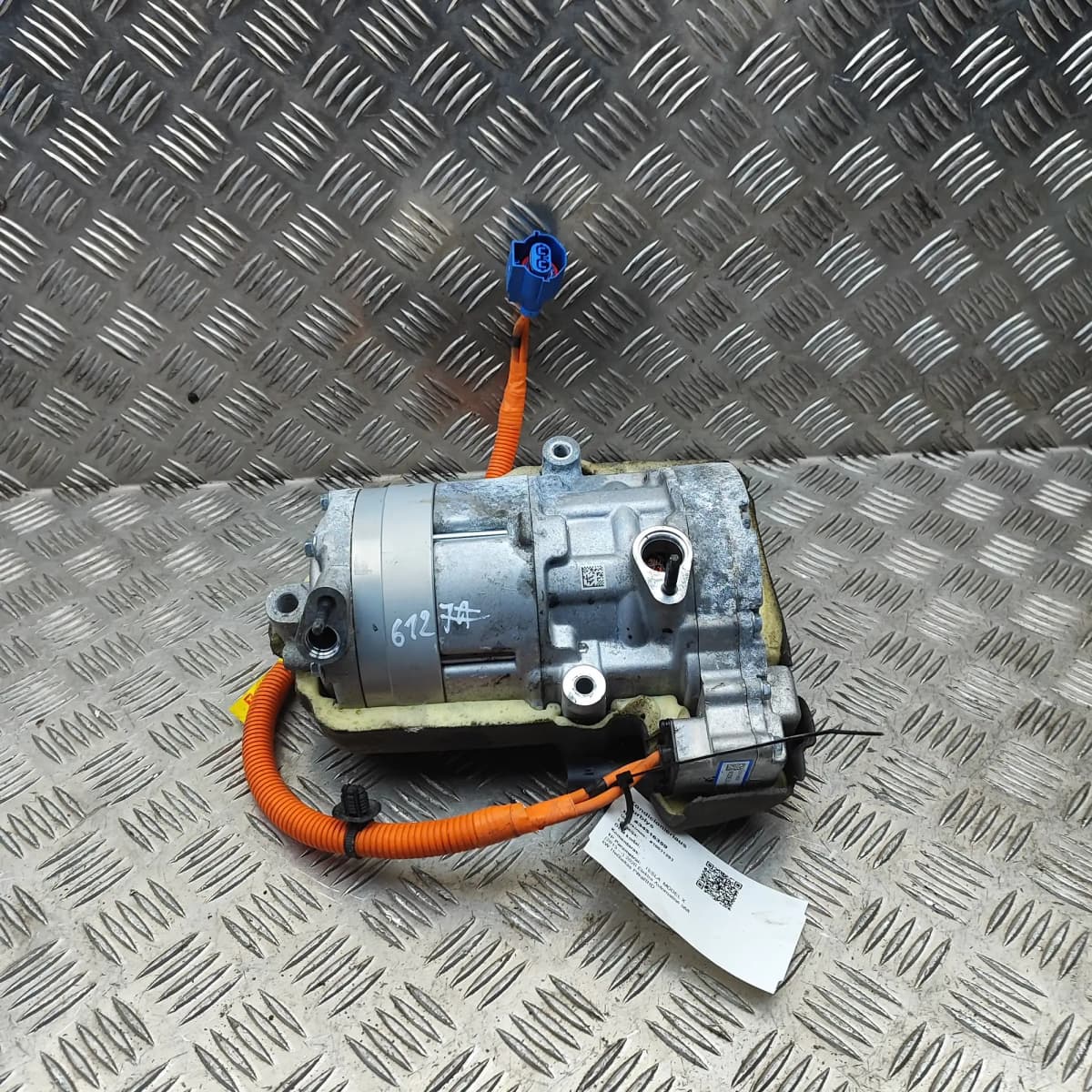 TESLA MODEL X Air Condition A/C Pump 1042442-00-K Electricity 568kw 34516359