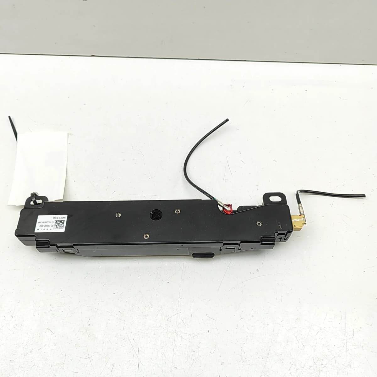 TESLA MODEL 3 Bluetooth Antenna 1585601-00-D Electricity 258kw 2021 34257434