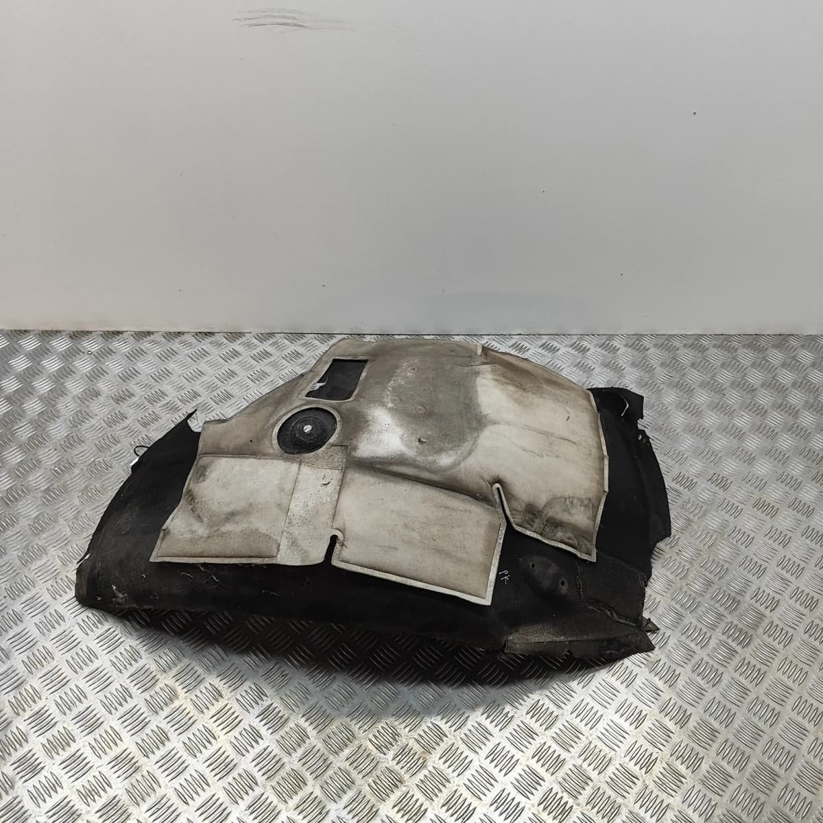 LAND ROVER DISCOVERY V L462 Front Left Arch Liner Rear Part CPLA-16A579-AJ 2017